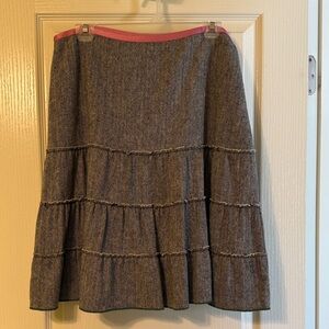 Stylish Wool Gray Herringbone Print Skirt with Pink Trim